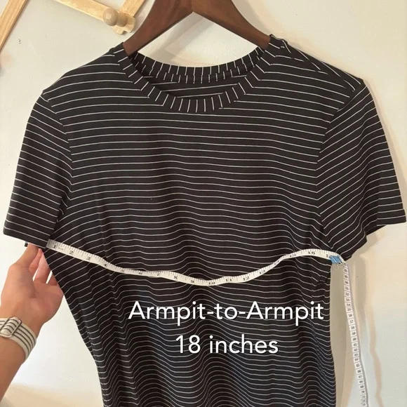 Lululemon - Love Curved-Hem Crewneck T-shirt Black and White Striped - Picture 7 of 8